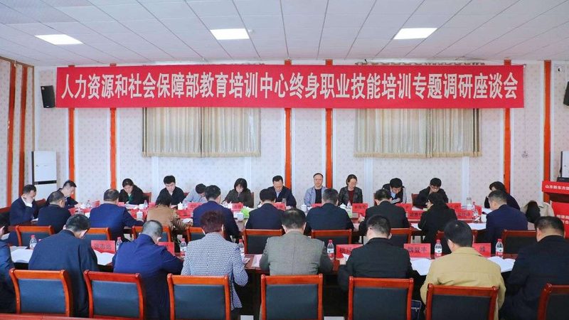 那么，少儿编程网课一对一的价格是多少呢？价格因素主要受以下几方面影响：