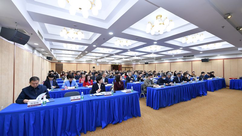小标题：PPT模板的重要性
